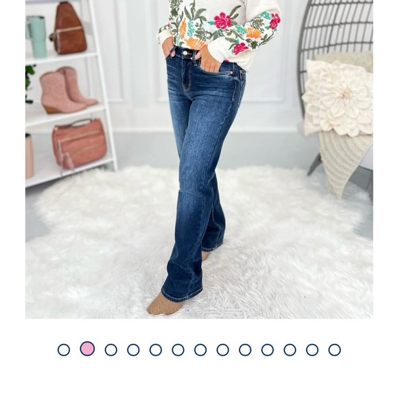 Almost new Judy blue fleece lined straight leg jeans. Sz 1 - Picture 4 of 8